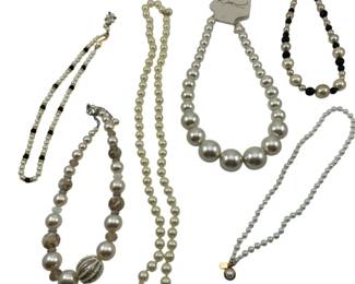 8090 - 6 Assorted Beaded Necklaces