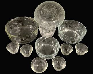 5652 - Assorted Glass Serving Bowls