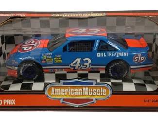 4088 - American Muscle Richard Petty Die Cast (Description): 1/18 Scale in Box