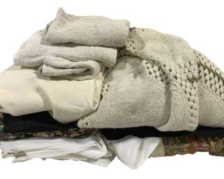 5737 - Lot of Assorted Linens