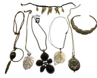 8085 - 7 Assorted Necklaces - Sunflower, Leaves, Feathers (Description): & More