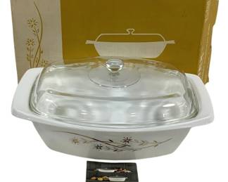 5427 - Pyrex Honeysuckle 4qt Casserole in Box