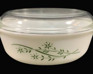 5402 - Pyrex 043 Honeysuckle 1.5qt Covered Casserole (Description): 10.5 x 7 x 4