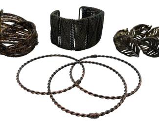 8056 - Lot of Assorted Women's Bracelets