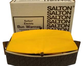 5428 - Salton Electric Bun Warmer w/ Box - 14.5 x 9.5 x 4 (Description): Used as is electric/electronic/mechanical item. No guarantee all components, untested.