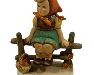 4202 - Goebel Just Resting - 4" Tall