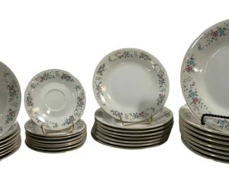 4935 - 33pc Made in China Dinnerware Set