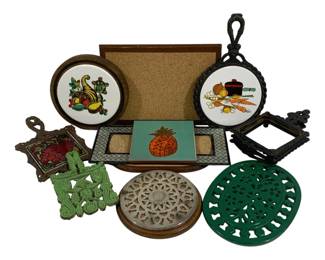 5140 - Assorted Vintage Trivets