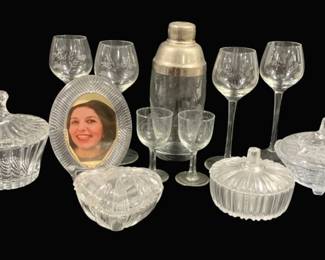 4401 - Lot of Assorted Glass Items