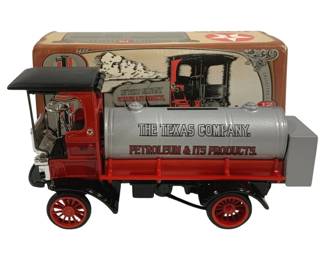 4118 - Texaco 1910 Mack Tanker w/ Box