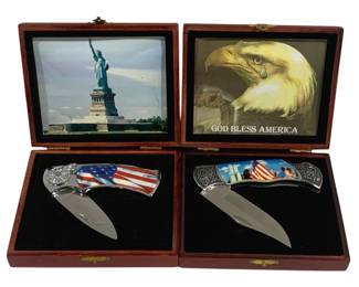 5237 - 2 Collector Knives in Wood Boxes