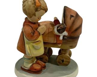 4234 - Goebel Doll Mother - 4.5" Tall