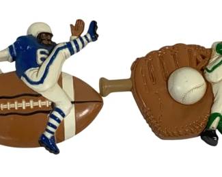 5040 - 2 Plastic Sports Wall Hangings - 7 x 5