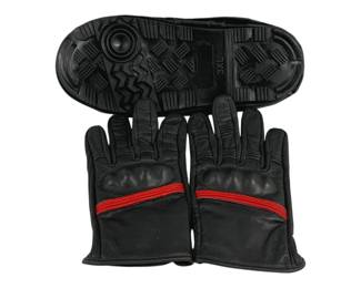 4551 - 2 Rain Shoe Covers & Riding Gloves