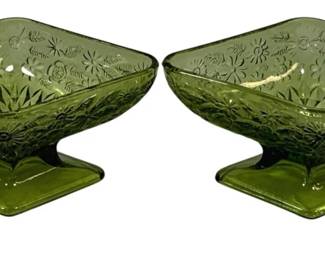 5115 - 2 Vintage Indiana Glass Green Pedestal Dishes (Description): 6.5 x 4.5 x 3