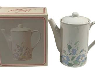 4408 - Potpourri Press Teapot w/ Box - 8.5" Tall