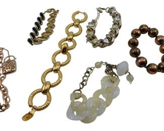 8059 - Lot of Assorted Women's Bracelets
