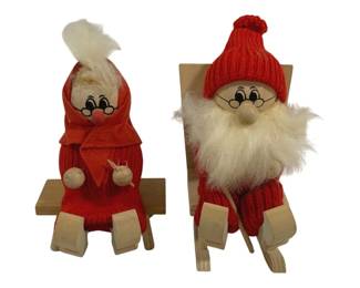 4341 - 2 Wood Figurines - 7.5" Tall