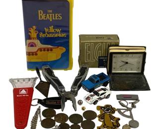 5687 - Lot of Assorted Items (Description): Used as is electric/electronic/mechanical item. No guarantee all components, untested.