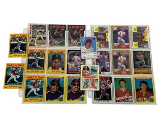 5389 - 23 Reggie Jackson & Pete Rose Baseball Cards