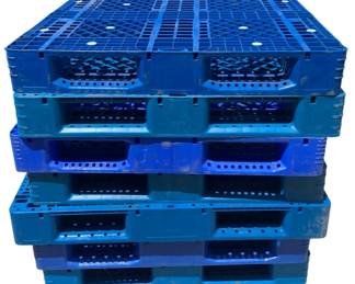 6450 - 7 Pcs Hard Plastic Pallets - 43 x 43 x 6