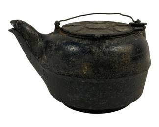 4921 - Antique Cast Iron Kettle - 8 x 12