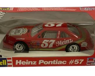 5966 - Revell Heins Pontiac #57 1/24 Die Cast
