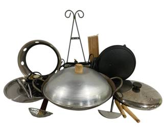 5668 - Lot of Assorted Kitchen Items