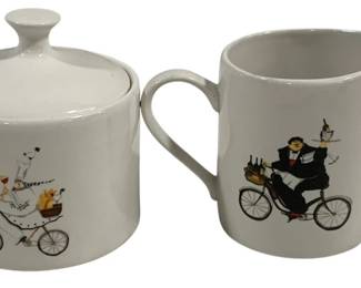5146 - 2 Oneida Creamer & Sugar Set - 4" Tall