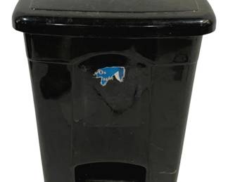4539 - Plastic Flip Top Trashcan - 15 x 12 x 10