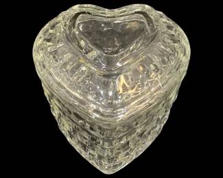 6605 - Fostoria Glass Heart Trinket Box - 5.5 x 4 x 6