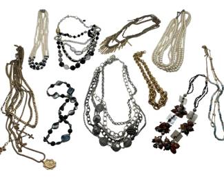 8044 - Lot of Assorted Women's Necklaces