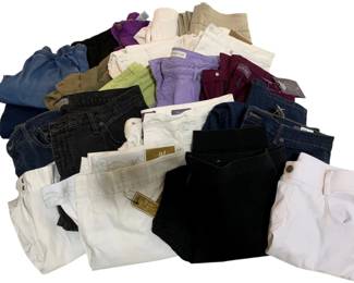 8037 - Lot of Assorted Women's Pants - Size 12-16 (Description): Colewater Creek, Ruby Road, Lee & Gloria Vanderbelt