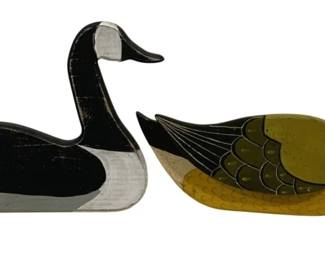 5171 - 2 Wooden Ducks Wall Hangings - 17 x 11