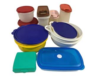 6414 - Lot of Assorted Tupperware Items