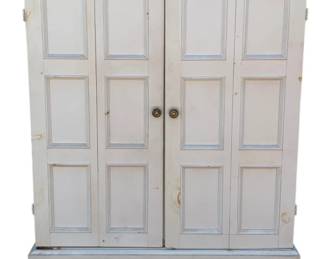 6444 - Wood Media / Wardrobe - 69 x 24 x 47.5