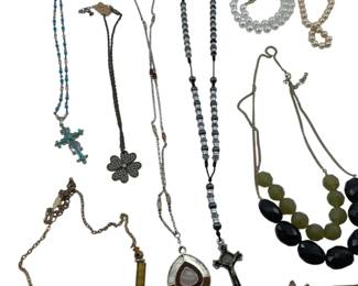 8046 - Lot of Assorted Women's Necklaces