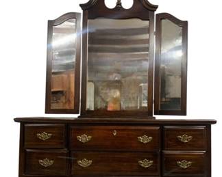 6290 - 8 Drawer Dresser w/ Mirrors - 81 x 62 x 18
