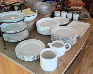 Everyday dishware