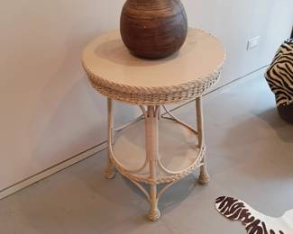 Round Wicker table
