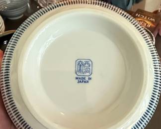 Japanese "Seizan" (西山) Pattern Ceramic Plate