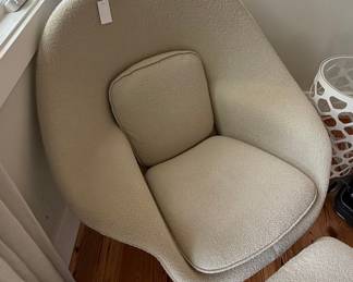 Eero Saarinen Womb Chair and Ottoman