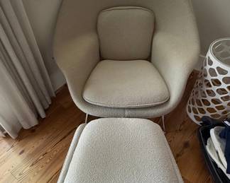 Eero Saarinen Womb Chair and Ottoman