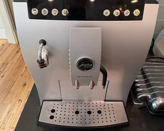 Jura Capresso Impressa Z5 Super Automatic Espresso Machine