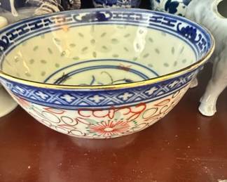 Chinese Export Porcelain Rice Grain Pattern Bowl with Red Floral and Greek Key Motifs