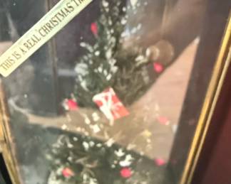 Thomas Kinkade This is a Real Christmas Tree Display