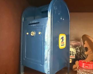 Vintage Brumberger U.S. Mailbox Coin Bank
