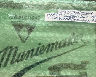 Muntemaker STRAIGHT by F.D. Grave  Son Cigar Box