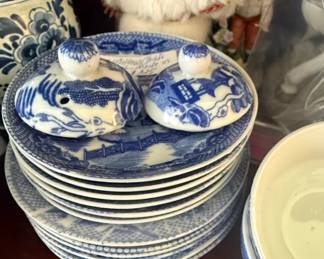 Blue Willow Pattern Childs Tea Set