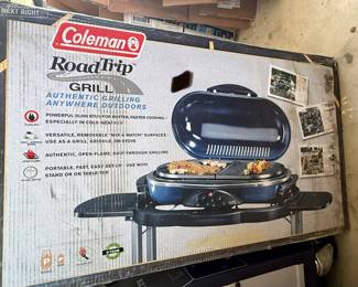 NIB Coleman Road Trip Grill